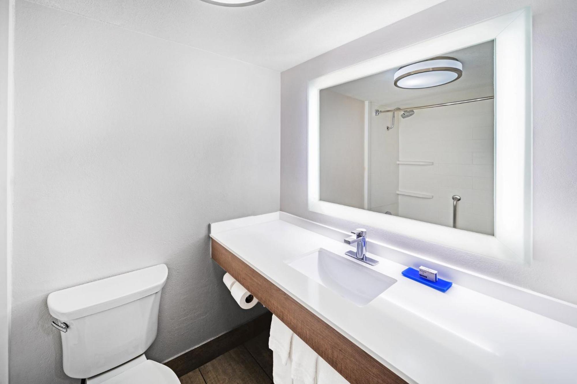 Holiday Inn Express El Paso-Central By Ihg Екстериор снимка