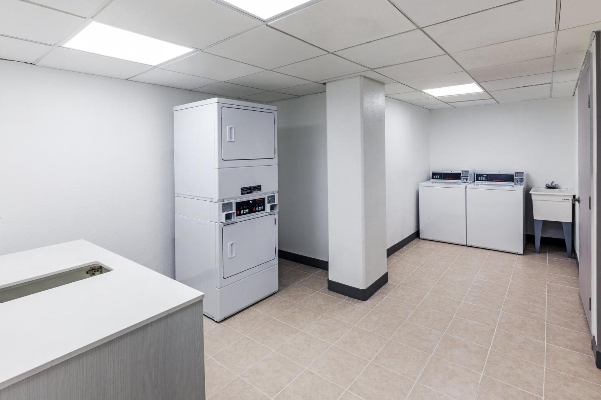 Holiday Inn Express El Paso-Central By Ihg Екстериор снимка