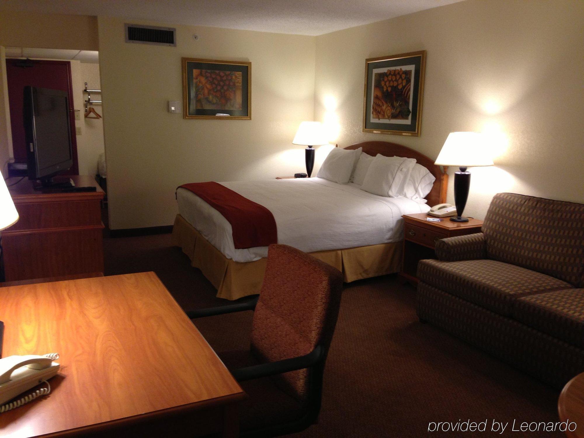 Holiday Inn Express El Paso-Central By Ihg Екстериор снимка