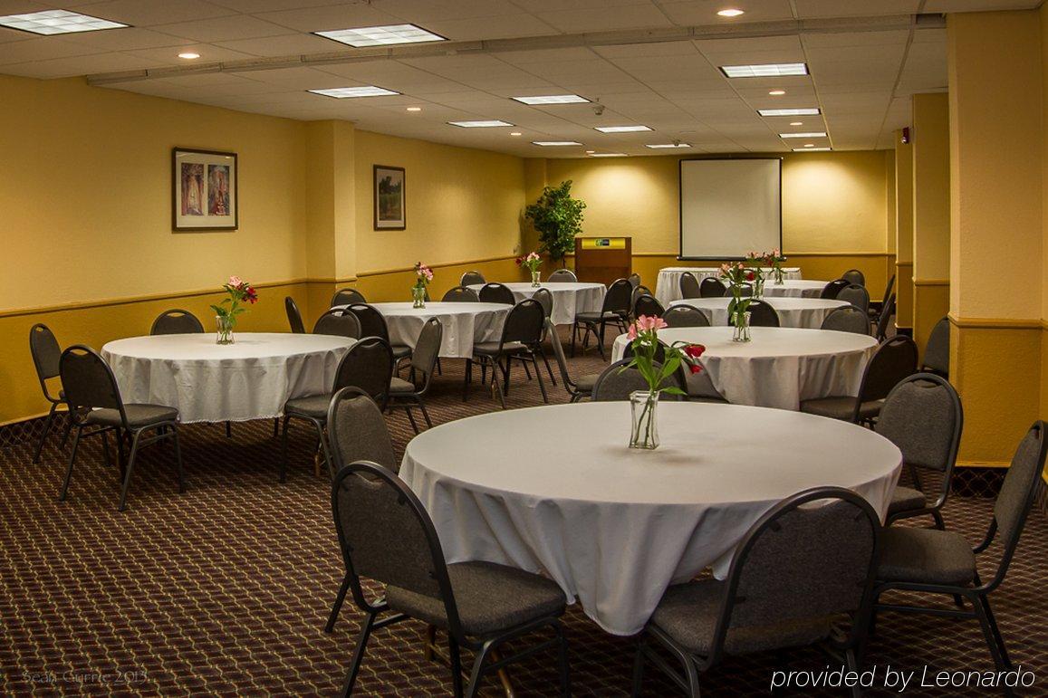 Holiday Inn Express El Paso-Central By Ihg Екстериор снимка